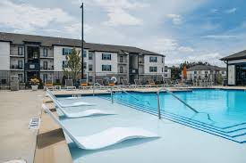 Pointe Grand Island View Apartments